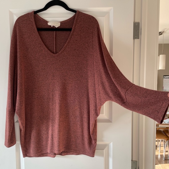 Workhall vneck top size L - Picture 3 of 3